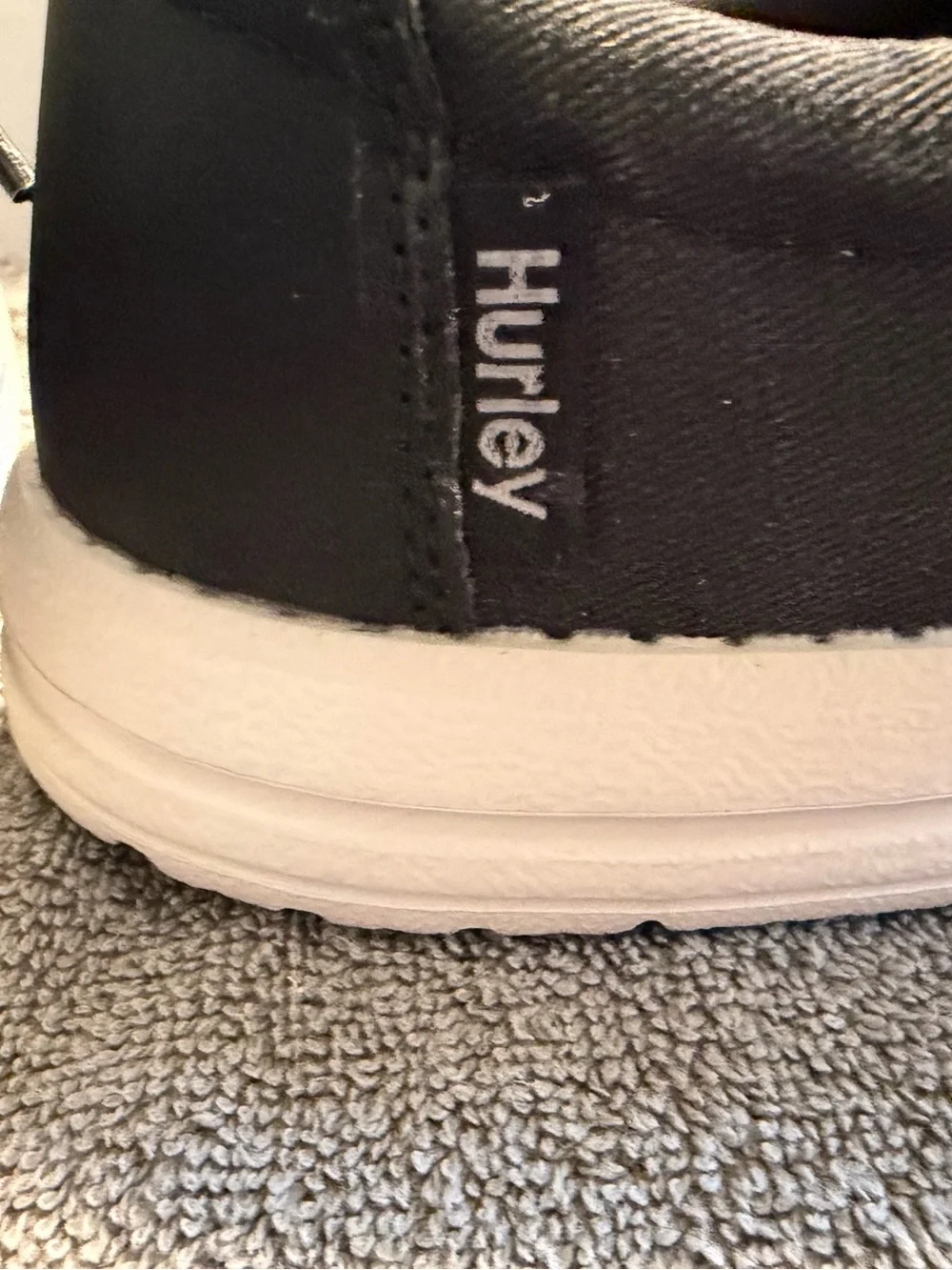 NWT Textile Size 9M Hurley Nesota Sneakers